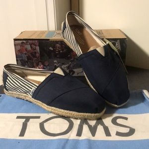 NWT Toms University Classic